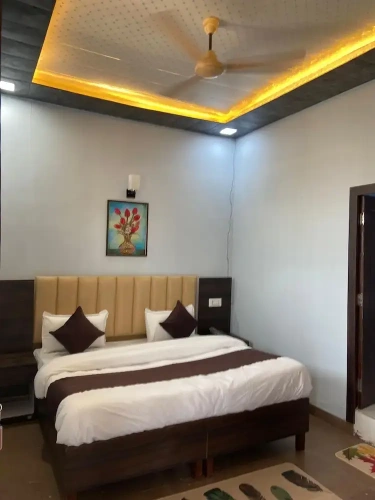 1 Bedroom Deluxe Double room with balcony and with city view