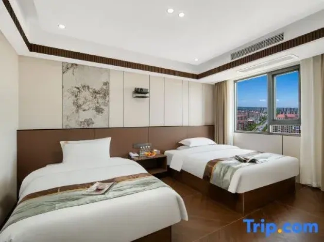 Deluxe Family Suite with view