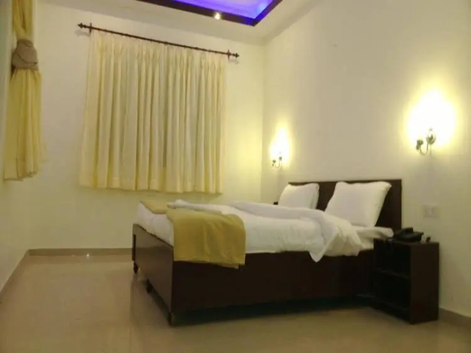 Hotel Hill Palace