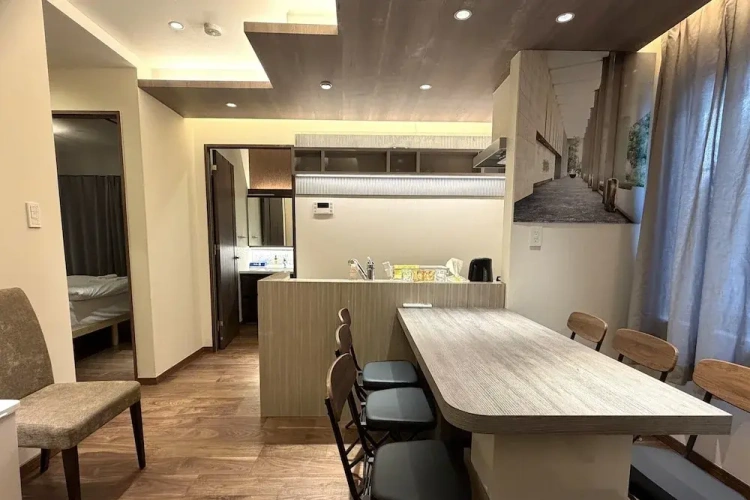 4 Bedrooms Suite with balcony