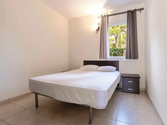 3 Bedrooms Quadruple House