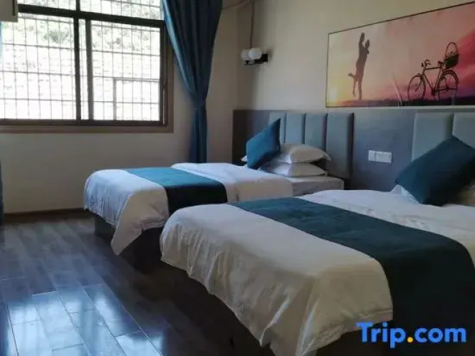 Jishou Xiangxiang Hotel