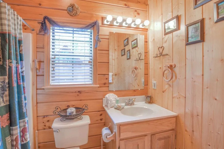 Bear Escape by Jackson Mountain Rentals