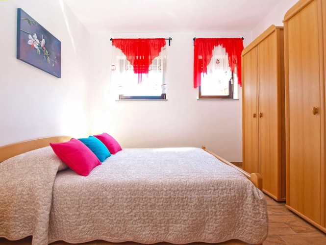 Apartment 1200