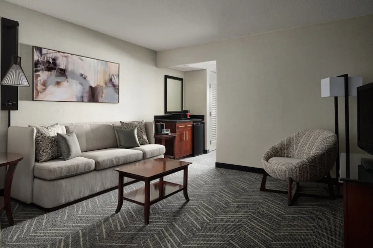 Standard Quadruple Club room