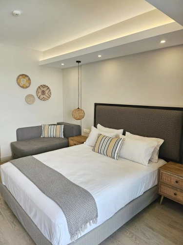 Deluxe Triple room with pool view