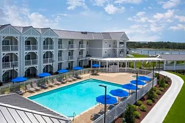 Deluxe Double room with pool view