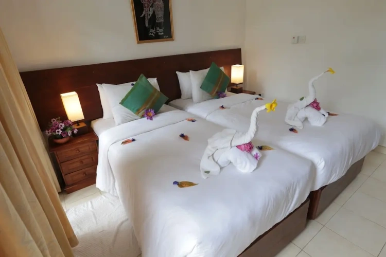 5 Bedrooms Family Villa with balcony