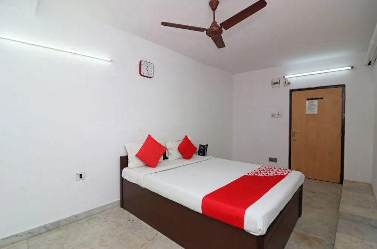 OYO Flagship 19330 Hotel Aria Executive Bara Bazar