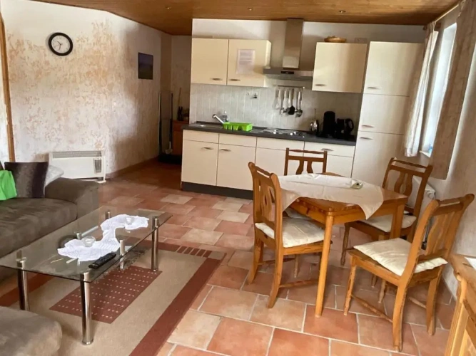 2 Bedrooms Apartment