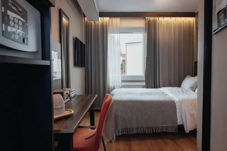 Compact Double room
