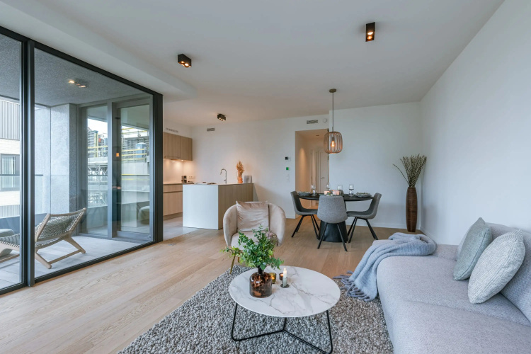 Stylish 2 Bedroom With Terrace and Parking