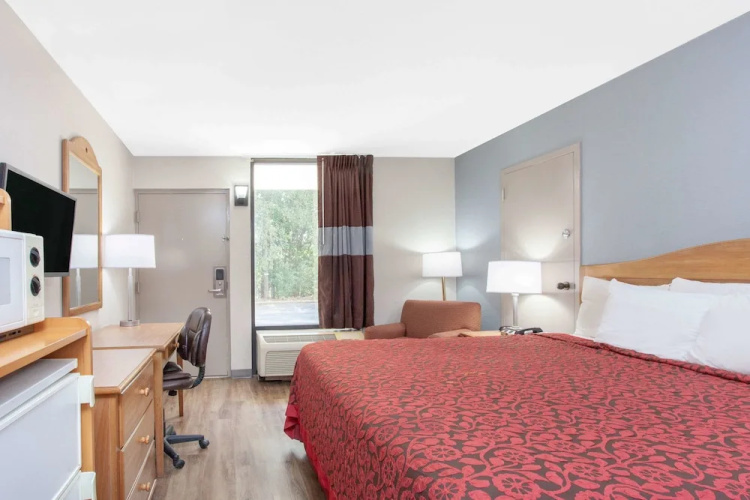 Days Inn Clinton-presbyterian College