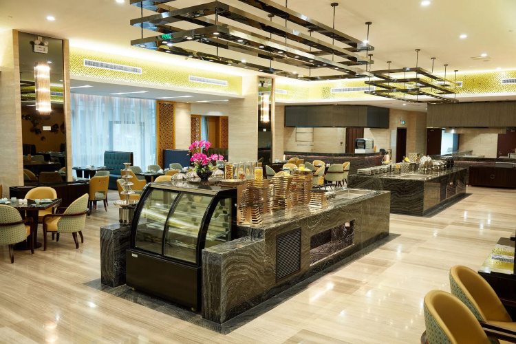 The Thousand Lantern Lake Hotel
