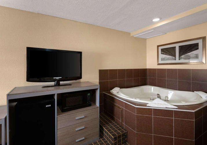 Quadruple Suite