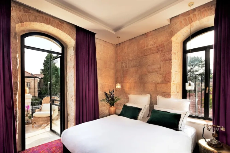 Deluxe room with balcony and with garden view