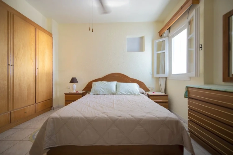 2 Bedrooms Cottage