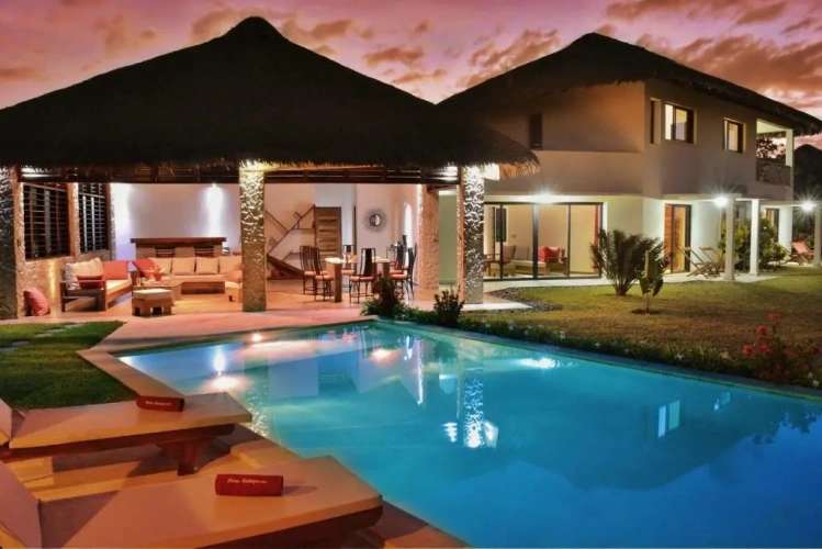 2 Bedrooms Villa