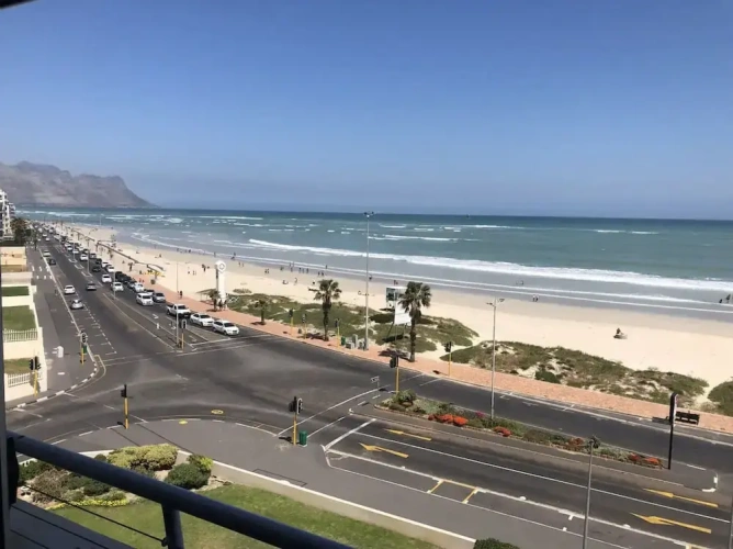 3 Bedrooms Apartment with balcony