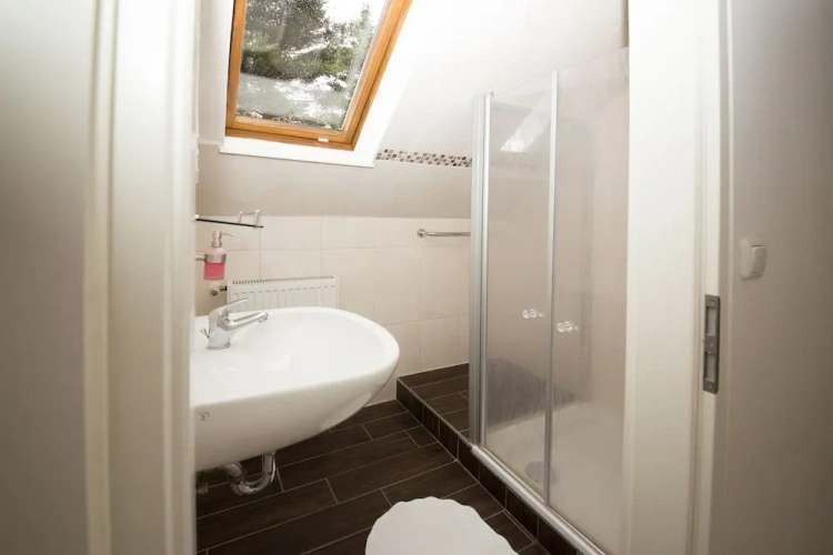 3 Bedrooms Apartment