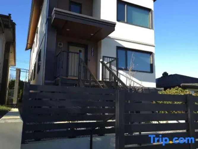 Vancouver 2 bedroom Townhouse: Family-Friendly
