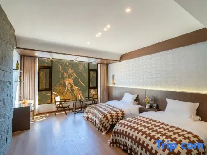 Deluxe Twin room with mountain view
