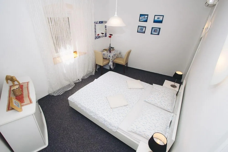 Apartments and Rooms Ille