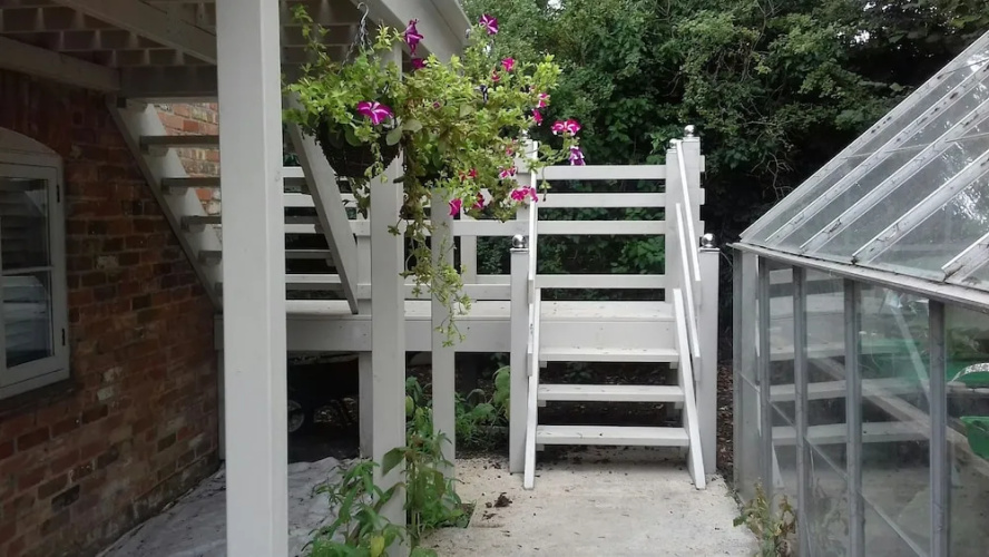 Whispering Cottages Bed and Breakfast