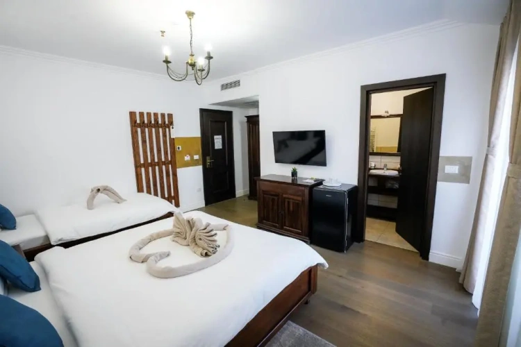 Standard Triple room with balcony