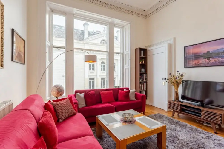 2 Bedroom Flat in Central Edinburgh