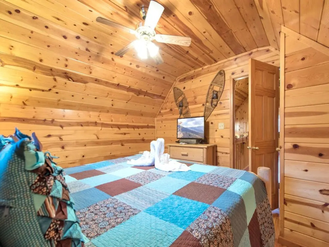 Mountain Mist - Two Bedroom Cabin