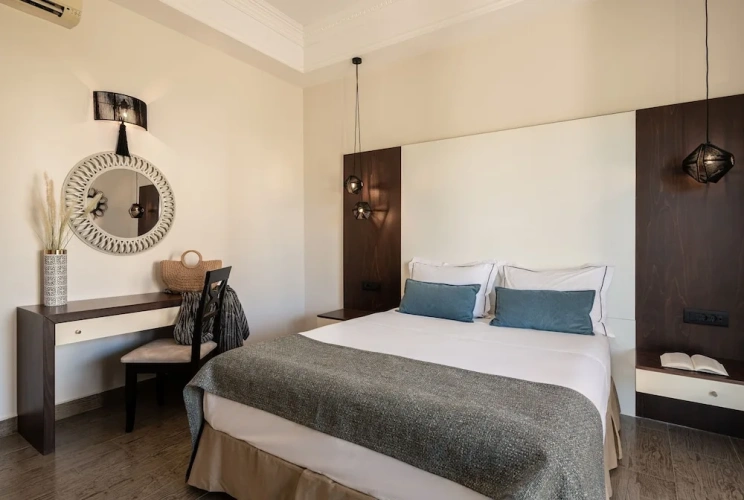 2 Bedrooms Villa