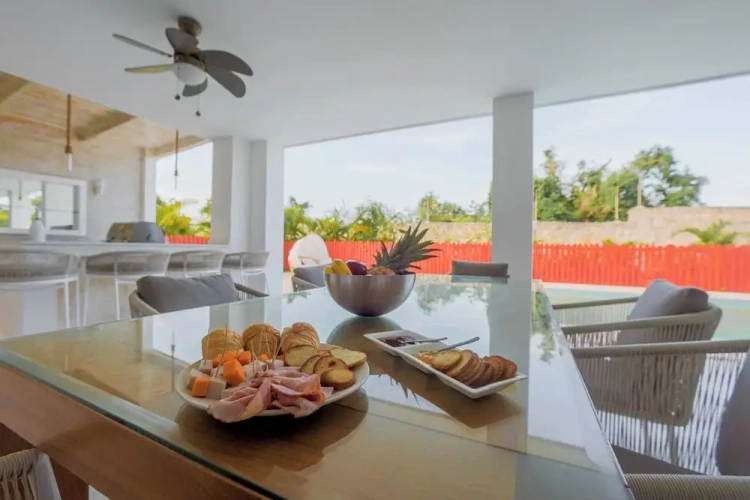 4 Bedrooms Villa