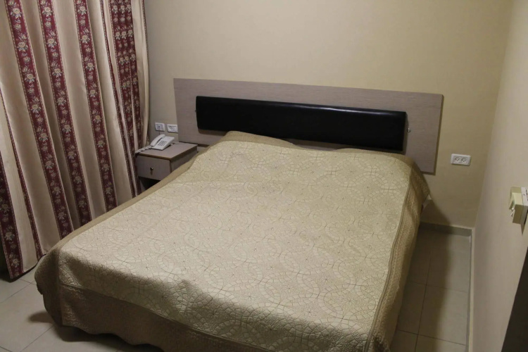 Alexander Hotel