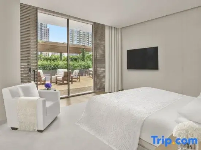 1 Bedroom Presidential Double Penthouse Suite