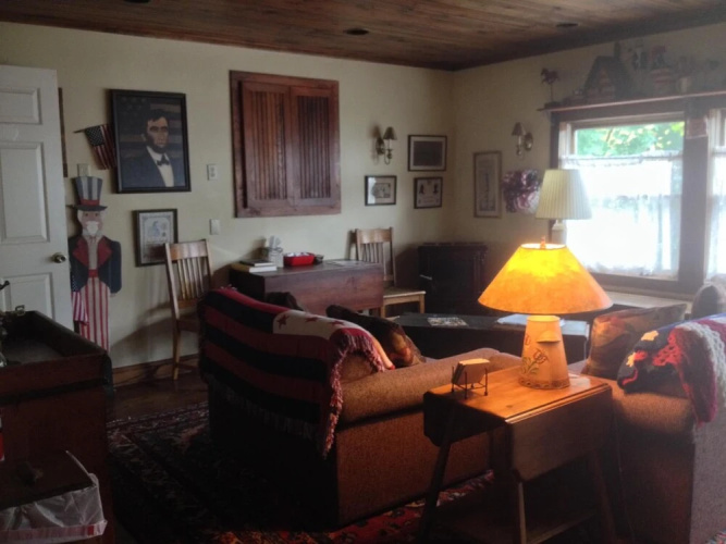 The White House Inn