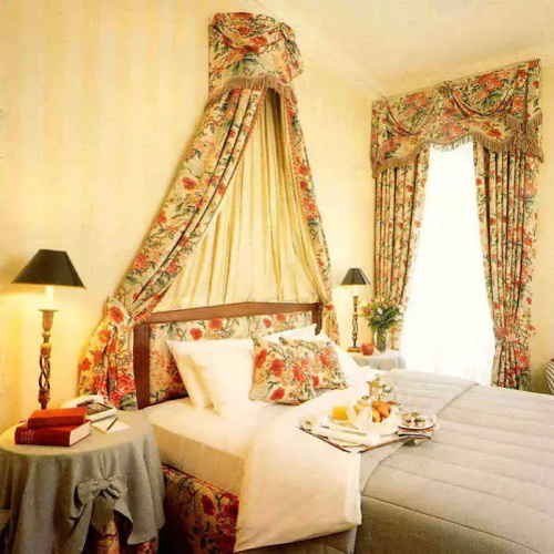 The Gallery Hotel
