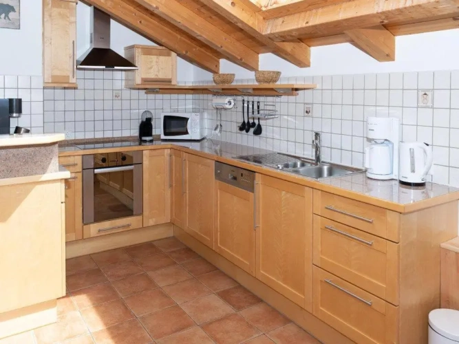 3 Bedrooms Apartment