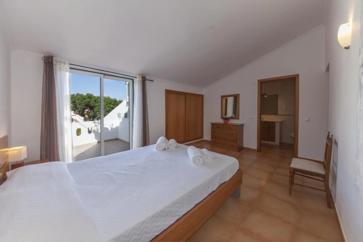 A14 - Cozy Torraltinha Apartment