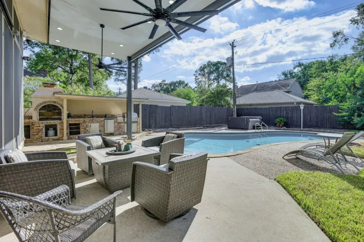 Heated Pool, Hot Tub, Game Room: Houston Group Gem