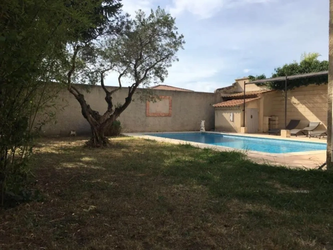 3 Bedrooms Villa