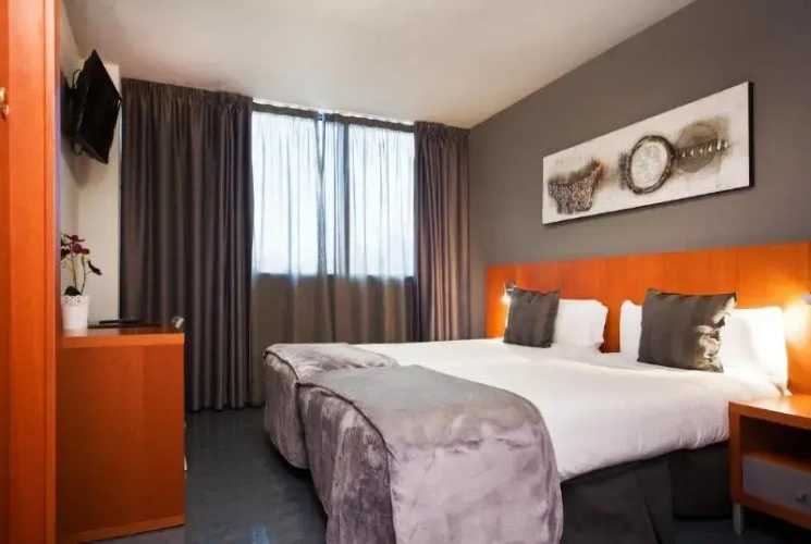 Standard Twin room with balcony