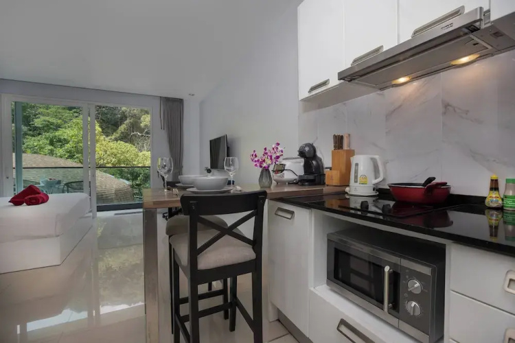 Emerald Hill Patong Apartment 421