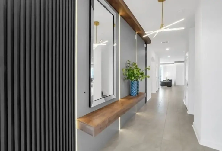 6 Bedrooms Villa