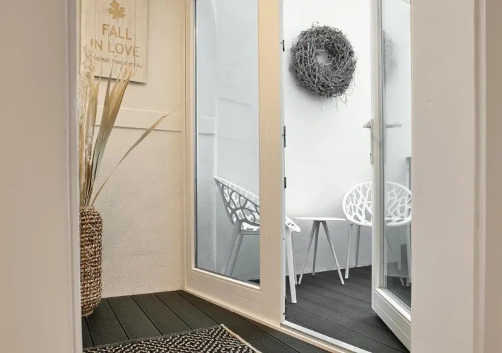 Suite with city view