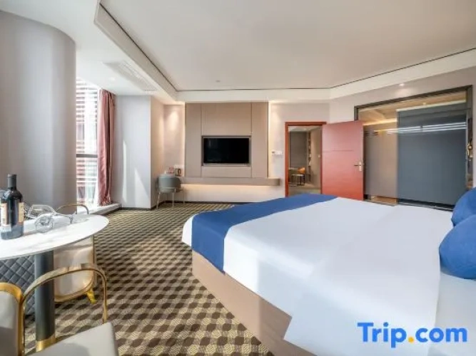 1 Bedroom Business Double Suite