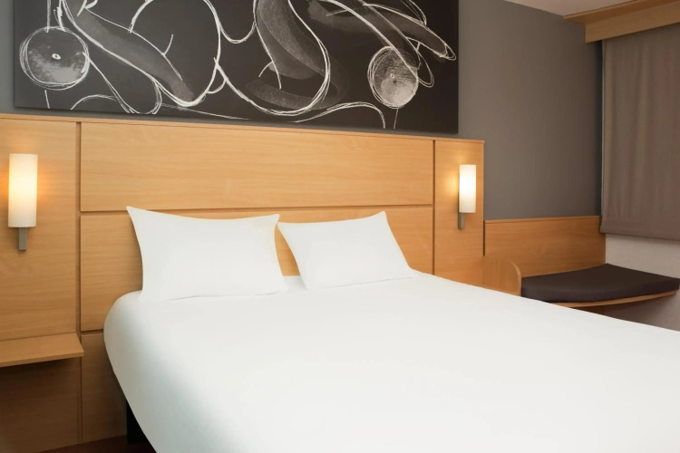 Ibis 3 Lacs Neuchatel Hotel