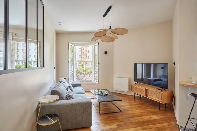 Superb Invalide Apartment Near Eiffel Tower