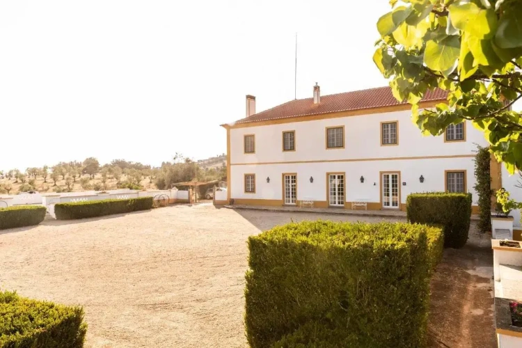 6 Bedrooms Cottage