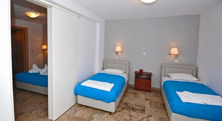 Triton Hotel & Bungalows
